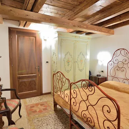 Appartement Papa Paolo Ii