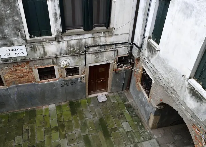Appartement Papa Paolo Ii