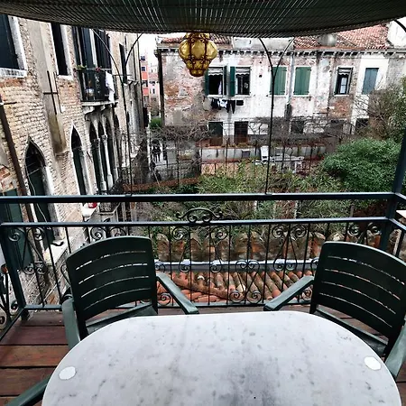 Apartament Papa Paolo Ii *