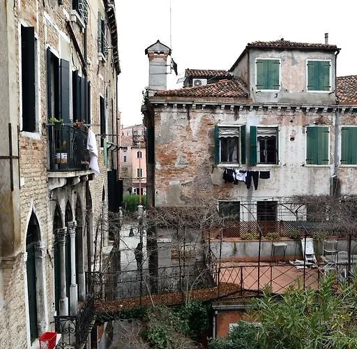 Apartman Papa Paolo Ii