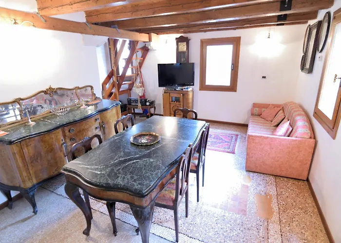 Papa Paolo Ii Apartman